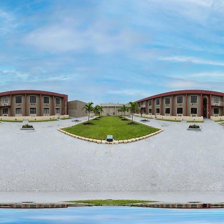 Oyo Hotel Orlando Airport Exterior foto