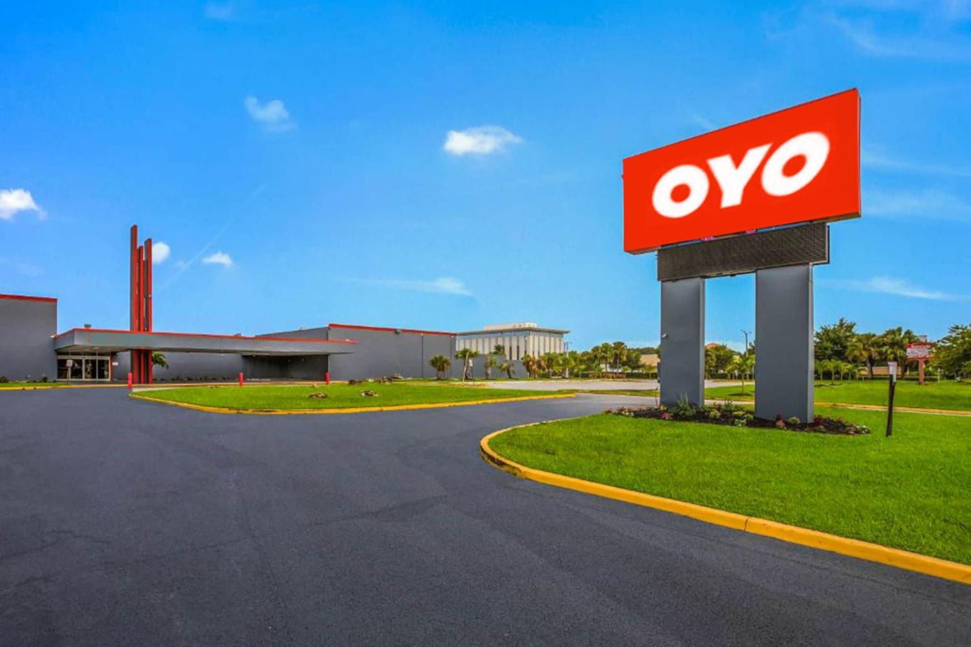Oyo Hotel Orlando Airport Exterior foto